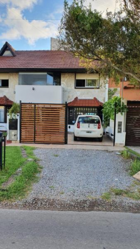 Alquiler temporario de Triplex 3 ambientes con parque y parrilla en Constitución, Mar del Plata